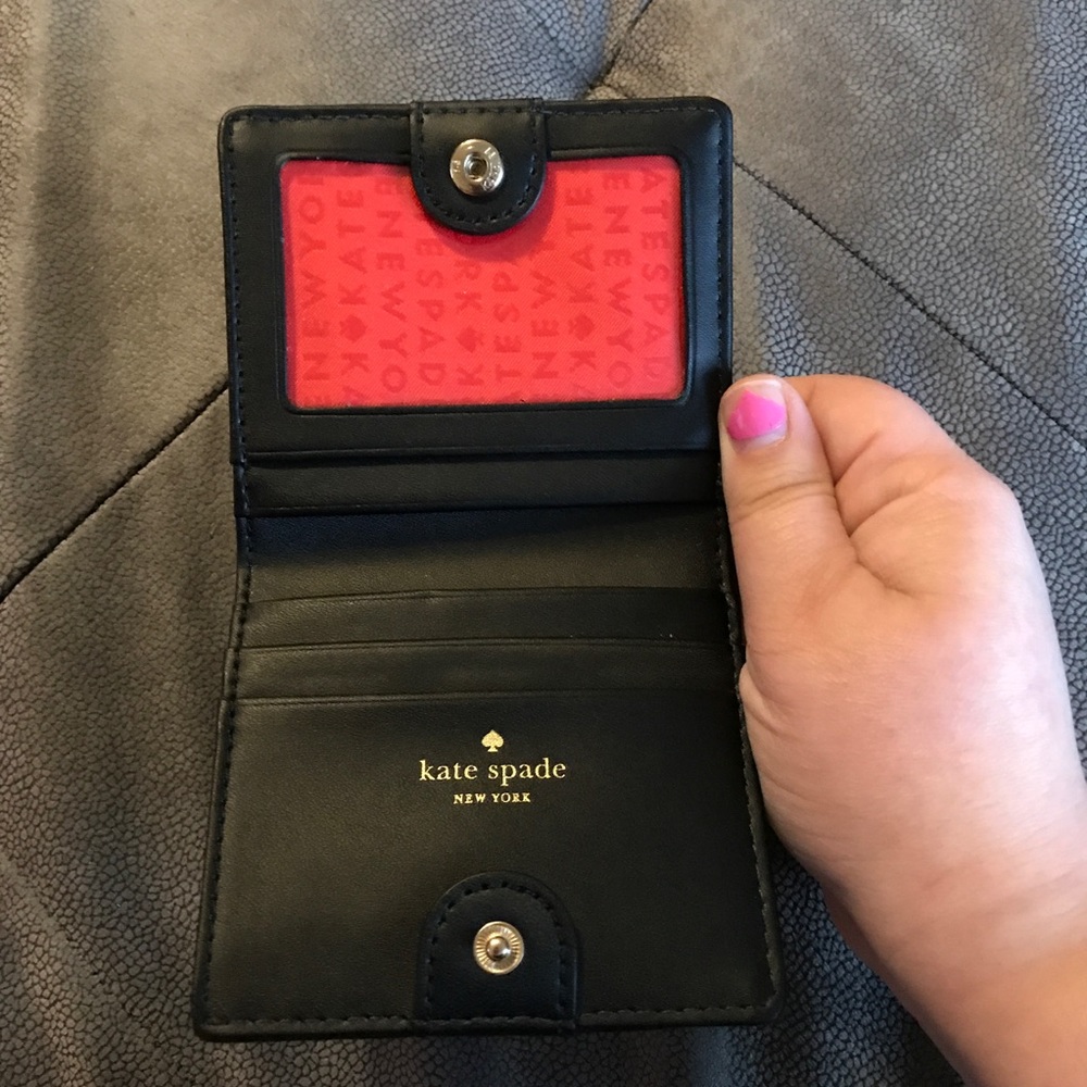 Patent Leather polka dot wallet - Picture 3 of 4
